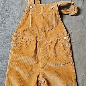 TODDLER BABY GAP OVERALLS TAN CORDUROYS..size 4 toddler. Brand new never worn.